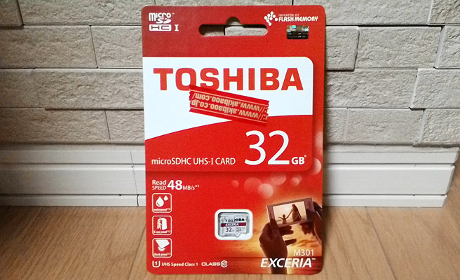 TOSHIBAの32GB microSD