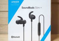 「Anker SoundBuds Slim+」には、イヤホン本体の他、本体のケース、充電用のmicroUSBケーブル、サイズ違いのイヤーチップとイヤーフック、説明書が入っています。