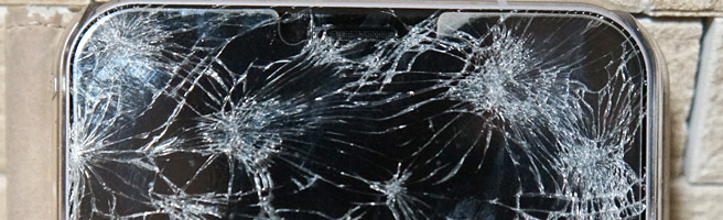ASUS ZenFone 5 の液晶画面割れ修理。どれが安い？