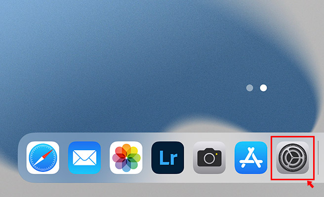 iPhoneやiPadで、iCloudの設定をするには「設定」アプリからおこないます。まずは設定アプリを開きましょう。